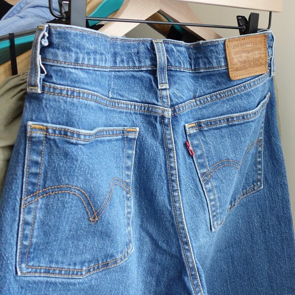 Levi's Women's Straight Leg Jeans - Light Blue - Picture 2 of 7